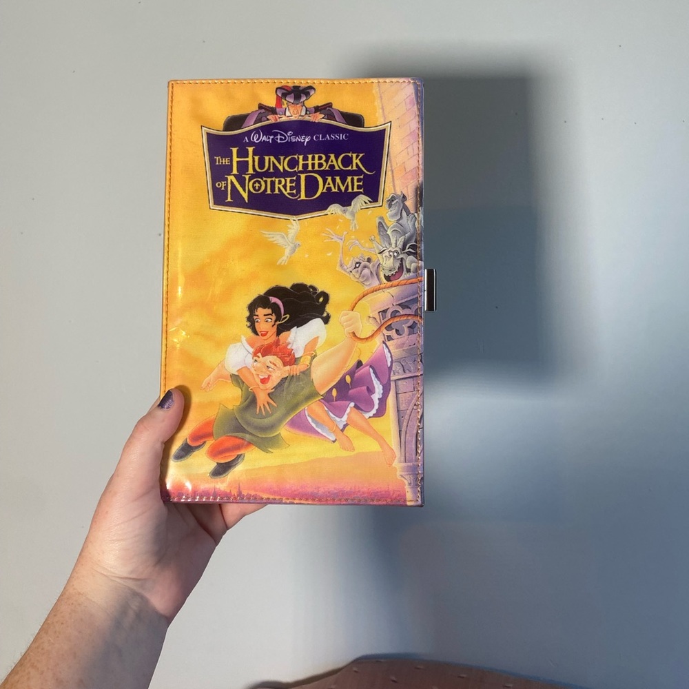 Hunchback of Notre Dame Disney Clutch